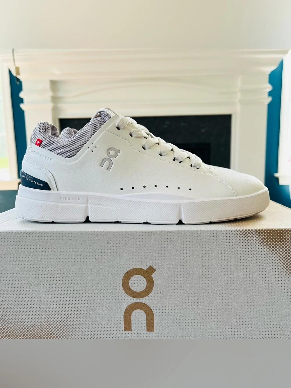 Sz 5 On The Roger Advantage Women's Sneakers White/Lilac 48.98965 (Kids 3.5)